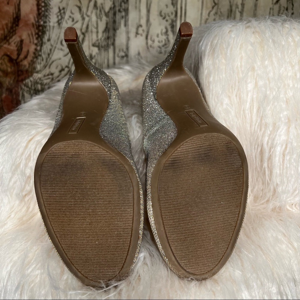 Kelly&Katie Metallic Silver& Gold Special Occasion Shoes - Picture 4 of 7